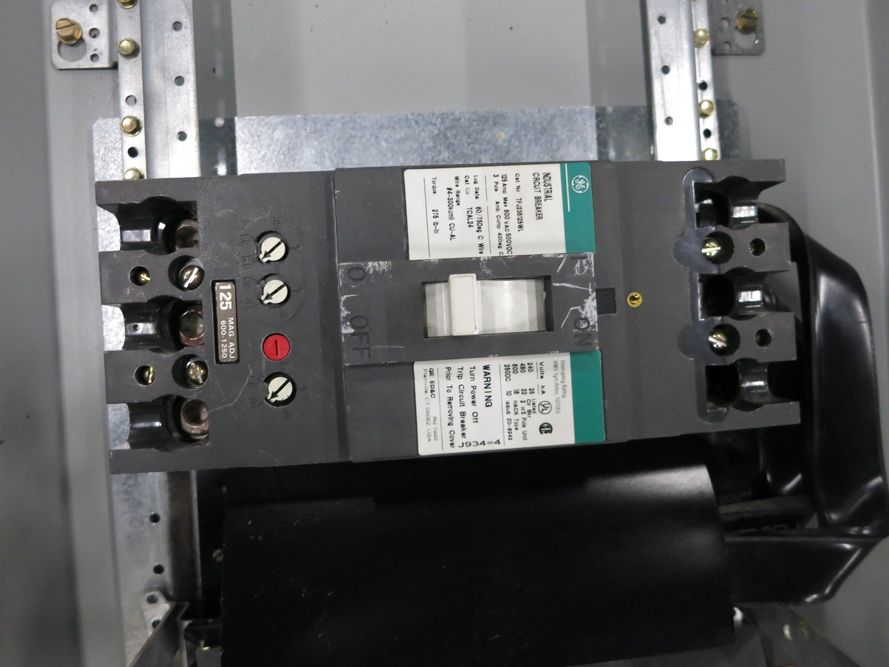 GE AEF3304MBX 400A 480Y/277 Breaker Panel Board 3PH 4W 400 Amp MLO